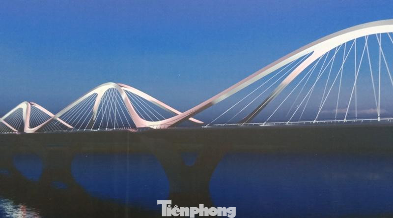 Thiết kế cầu Trần Hưng Đạo tại phương án 12 này là dầm, nhịp và trụ cầu xây dựng bê tông vĩnh cửu, dây văng cách điệu. Ấn tượng của cầu là hệ thống dây văng - vòm cầu được thiết kế hình rồng lượn cách điệu. Thiết kế cầu Trần Hưng Đạo tại phương án 12 này là dầm, nhịp và trụ cầu xây dựng bê tông vĩnh cửu, dây văng cách điệu. Ấn tượng của cầu là hệ thống dây văng - vòm cầu được thiết kế hình rồng lượn cách điệu.