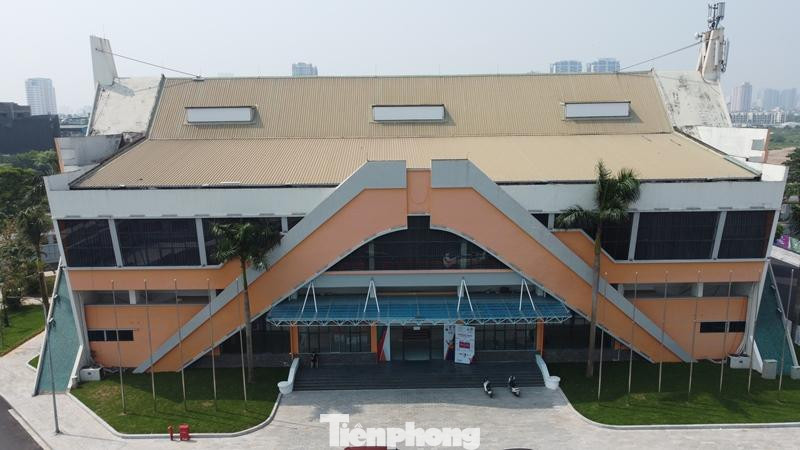 Toàn cảnh nhà thi đấu quận Tây Hồ vừa hoàn thành cải tạo để phục vụ SEA games 31. Toàn cảnh nhà thi đấu quận Tây Hồ vừa hoàn thành cải tạo để phục vụ SEA games 31.