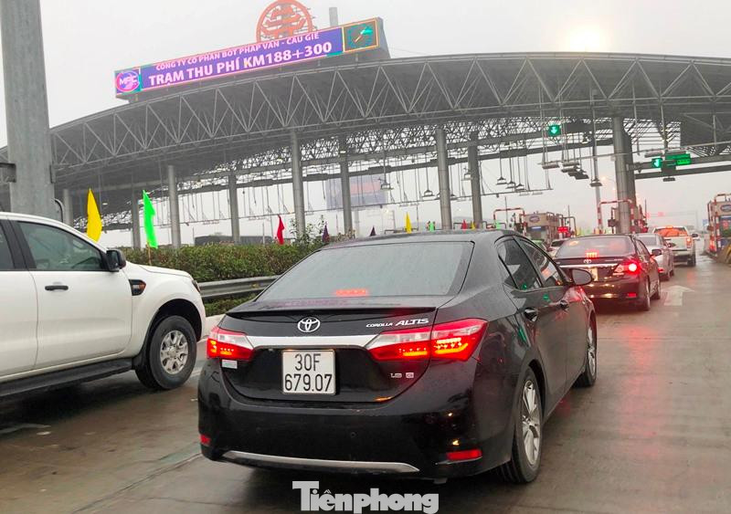 Trạm thu phí BOT Pháp Vân - Ninh Bình nằm trên địa bàn Hà Nội ùn tắc giao thông vào các dịp nghỉ lễ vừa qua. Ảnh: Anh Trọng Trạm thu phí BOT Pháp Vân - Ninh Bình nằm trên địa bàn Hà Nội ùn tắc giao thông vào các dịp nghỉ lễ vừa qua. Ảnh: Anh Trọng