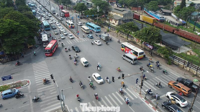 Khi chưa có đường Vành đai 2,5 chạy qua, nút giao Kim Đồng - Giải Phóng có lưu lượng đi lại đông và thường xuyên ùn tắc vào giờ cao điểm. Khi chưa có đường Vành đai 2,5 chạy qua, nút giao Kim Đồng - Giải Phóng có lưu lượng đi lại đông và thường xuyên ùn tắc vào giờ cao điểm.