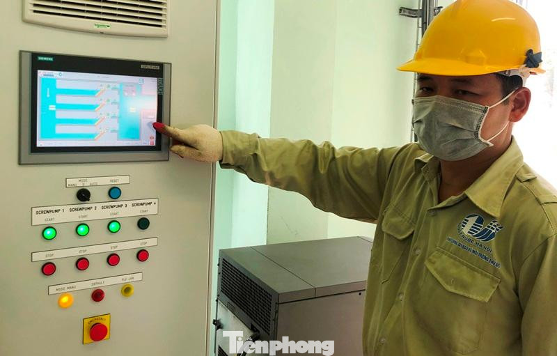 Trạm bơm sẽ hoạt động khi mực nước ngập sông Nhuệ được hệ thống đo đạc tại trạm bơm báo cao hơn nội thành.