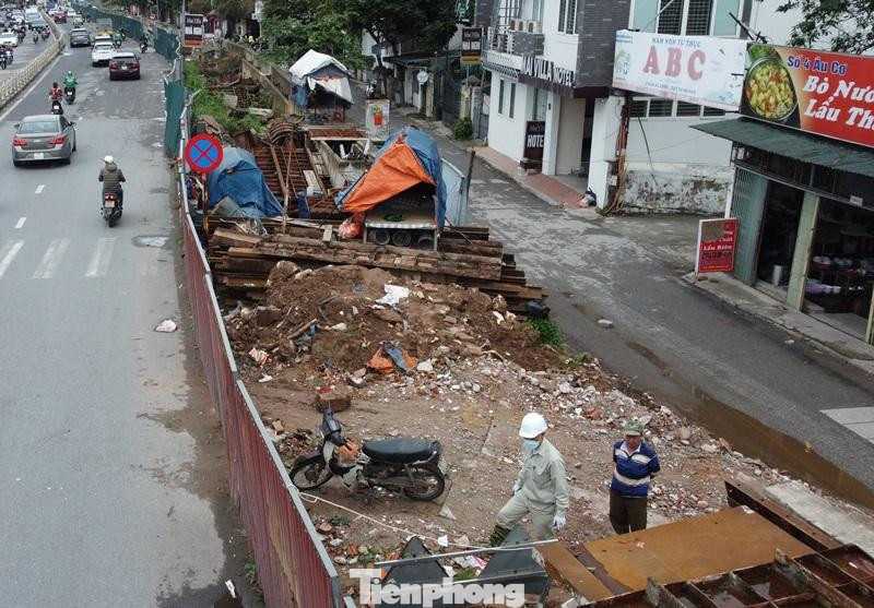 Hiện trạng đường Âu Cơ sau 3 năm thi công dự án cấp bách của thành phố. Hiện trạng đường Âu Cơ sau 3 năm thi công dự án cấp bách của thành phố.