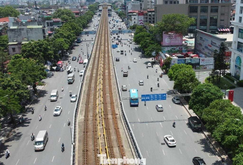 Toàn cảnh đường Nguyễn Trãi khi thực hiện phân làn, tách riêng dòng ô tô, xe máy