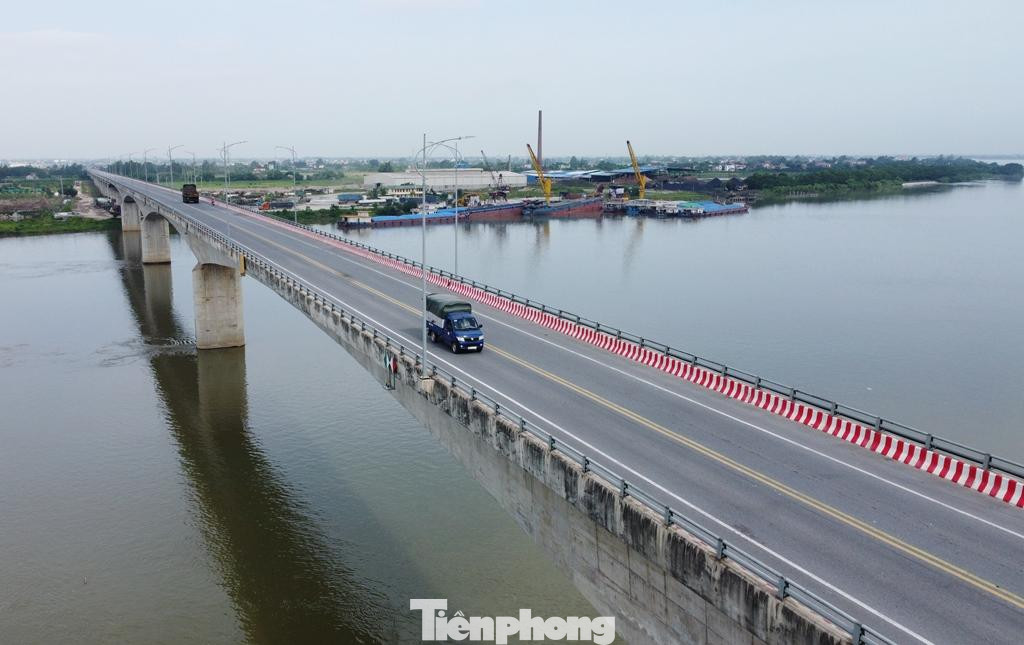 Với mục tiêu xây dựng tuyến đường nối hai tỉnh Hà Nam - Thái Bình và kết nối 2 tuyến cao tốc Pháp Vân - Ninh Bình với cao tốc Hà Nội - Hải Phòng năm 2014 Bộ GTVT đã phê duyệt dự án đầu tư cầu Thái Hà vượt sông Hồng. Dự án có tổng mức đầu tư hơn 1.700 tỷ đồng và được thực hiện theo hình thức BOT.