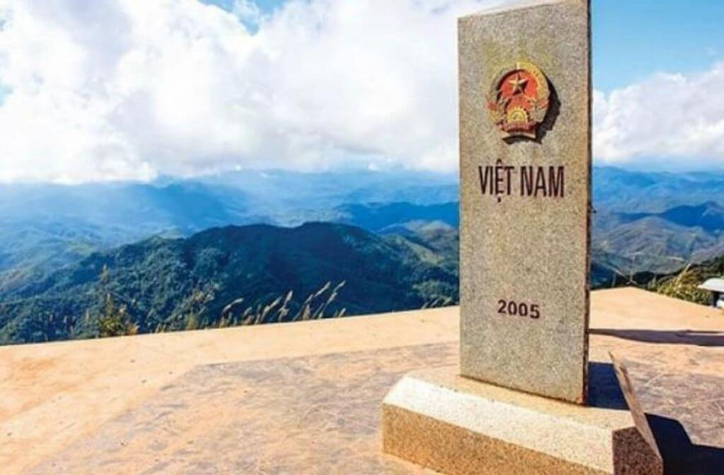 Điểm cực Tây phần đất liền của nước ta thuộc tỉnh thành nào?