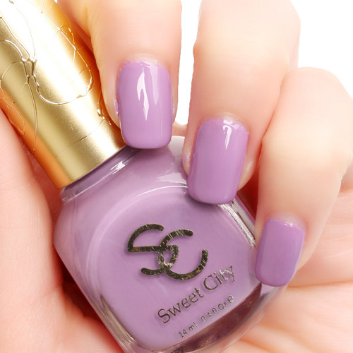 Từ hoa cưới... ...thiếp cưới ...những món đồ trang trí tại tiệc cưới tới trang phục của cô dâu chú rể để tràn ngập sắc tím thủy chung.