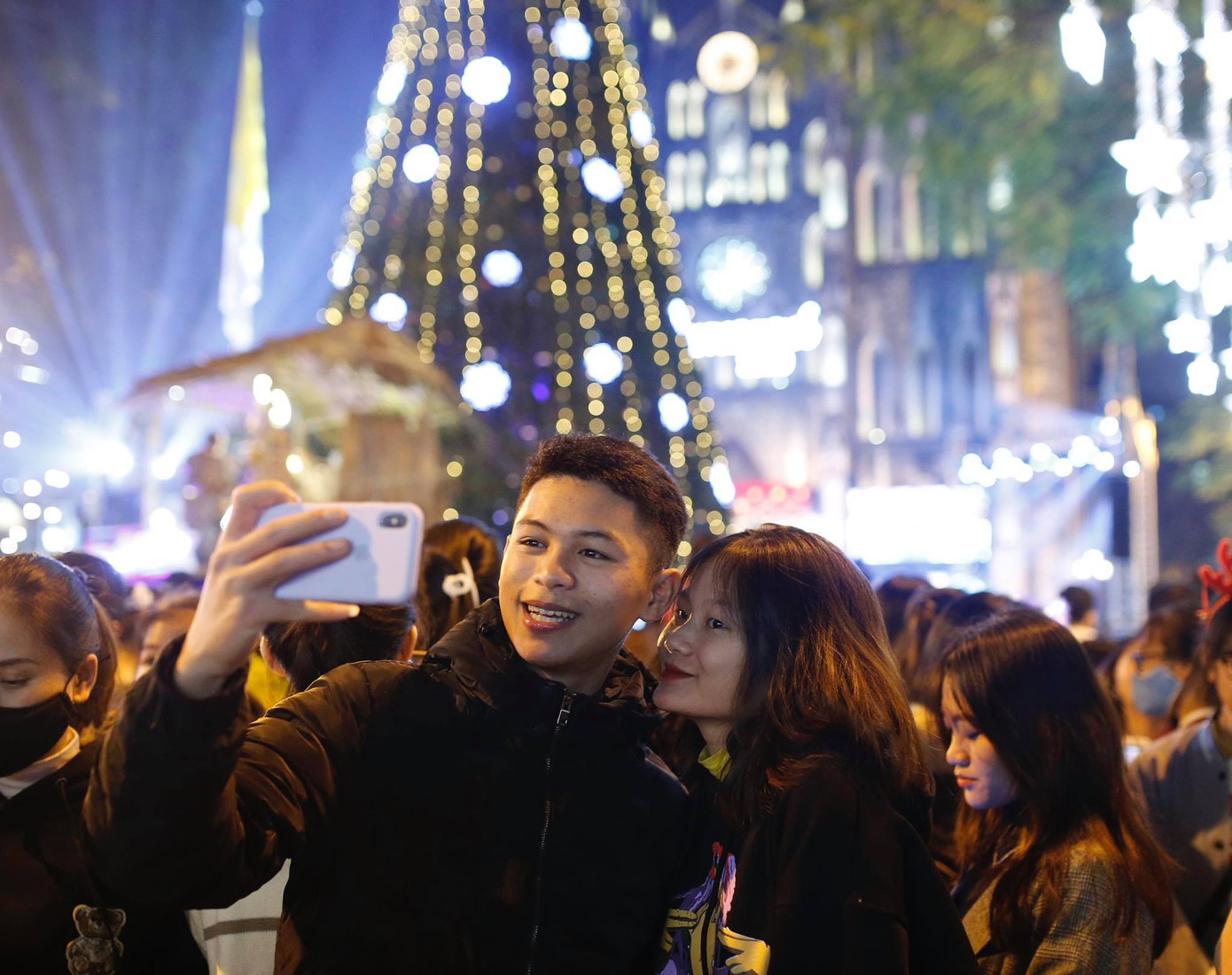 Biển người hoà chung không khí đêm Giáng sinh ở Thủ đô ảnh 3