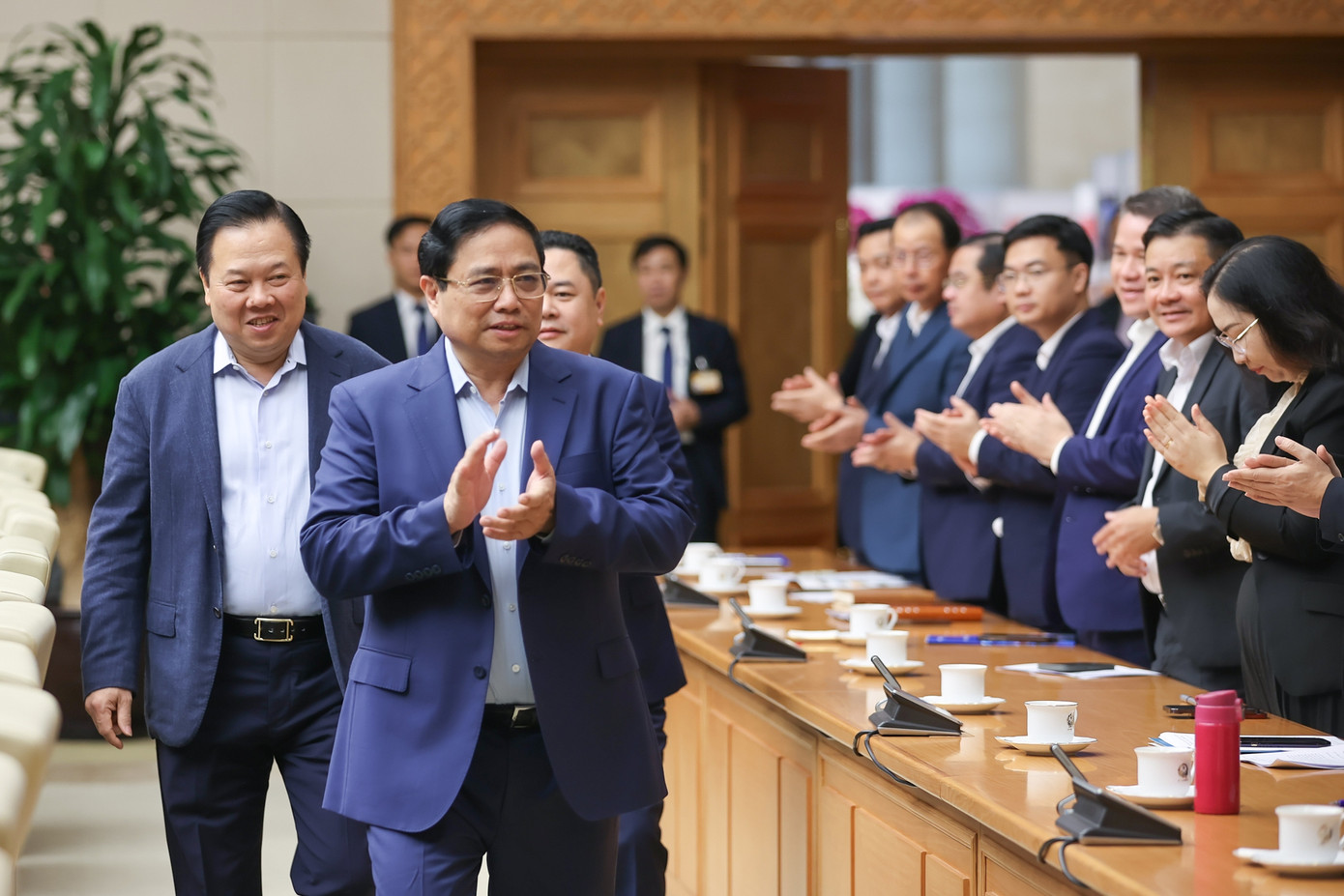 Thủ tướng Phạm Minh Chính làm việc với các tập đoàn, tổng công ty Nhà nước. Ảnh: Nhật Minh