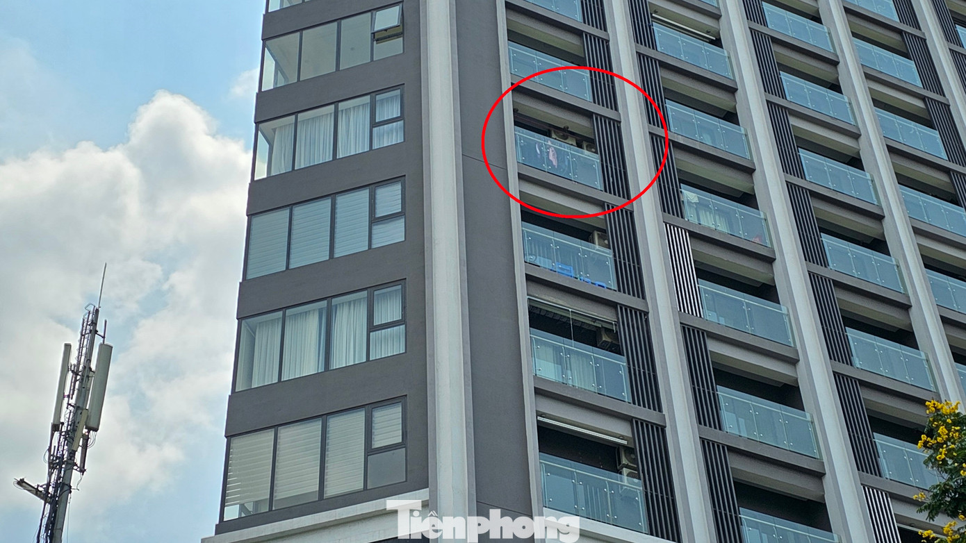 Nhiều căn hộ tại dự án Trinity Tower người dân đã dọn về ở, trong khi cơ quan chức năng chưa nghiệm thu chất lượng công trình đưa vào sử dụng, tiềm ẩn nguy cơ mất an toàn. Ảnh: Đình Phong.