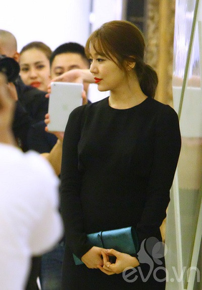 Những ngôi sao nôi tiếng đến với Hà Nội trong năm 2013 Tháng 4, “Nữ hoàng quảng cáo” Hàn Quốc Yoon Eun Hye đã tới Hà Nội theo lời mời của gia đình nhà chồng nữ diễn viên Tăng Thanh Hà. Các hoạt động của Yoon Eun Hye tại Hà Nội khá im lìm, cô chỉ xuất hiện tại một sự kiện do gia đình nhà Tăng Thanh Hà tổ chức