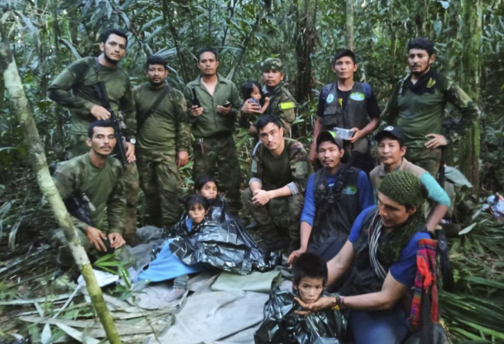 Thời điểm các em được tìm thấy. (Ảnh: AP) Thời điểm các em được tìm thấy. (Ảnh: AP)