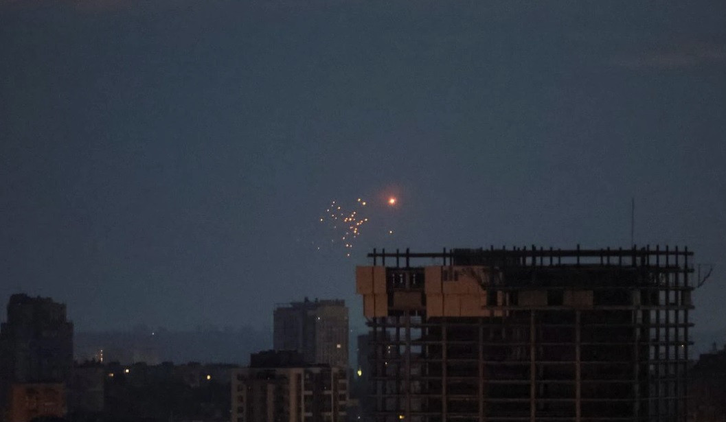 Một UAV nổ tung trên bầu trời Kiev ngày 20/6. (Ảnh: Reuters) Một UAV nổ tung trên bầu trời Kiev ngày 20/6. (Ảnh: Reuters)