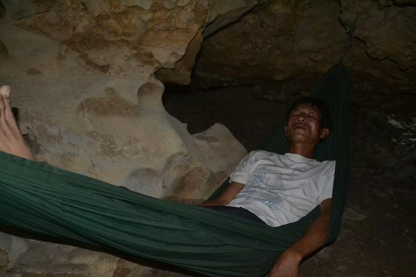 Co ro đắp chăn giữa chảo lửa miền Trung ảnh 2