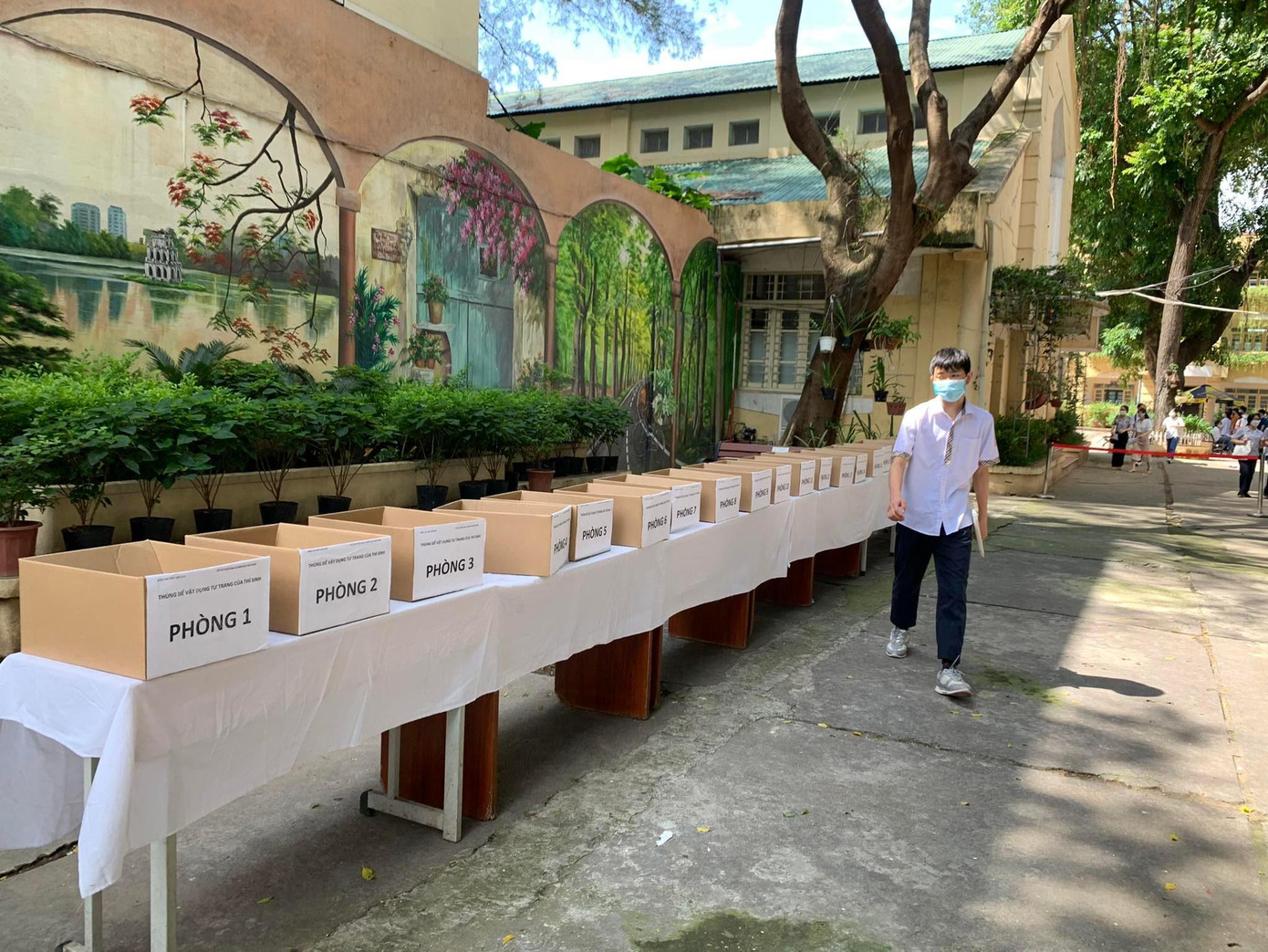 Rất dễ để thí sinh có thể gửi đồ theo đúng quy định Rất dễ để thí sinh có thể gửi đồ theo đúng quy định