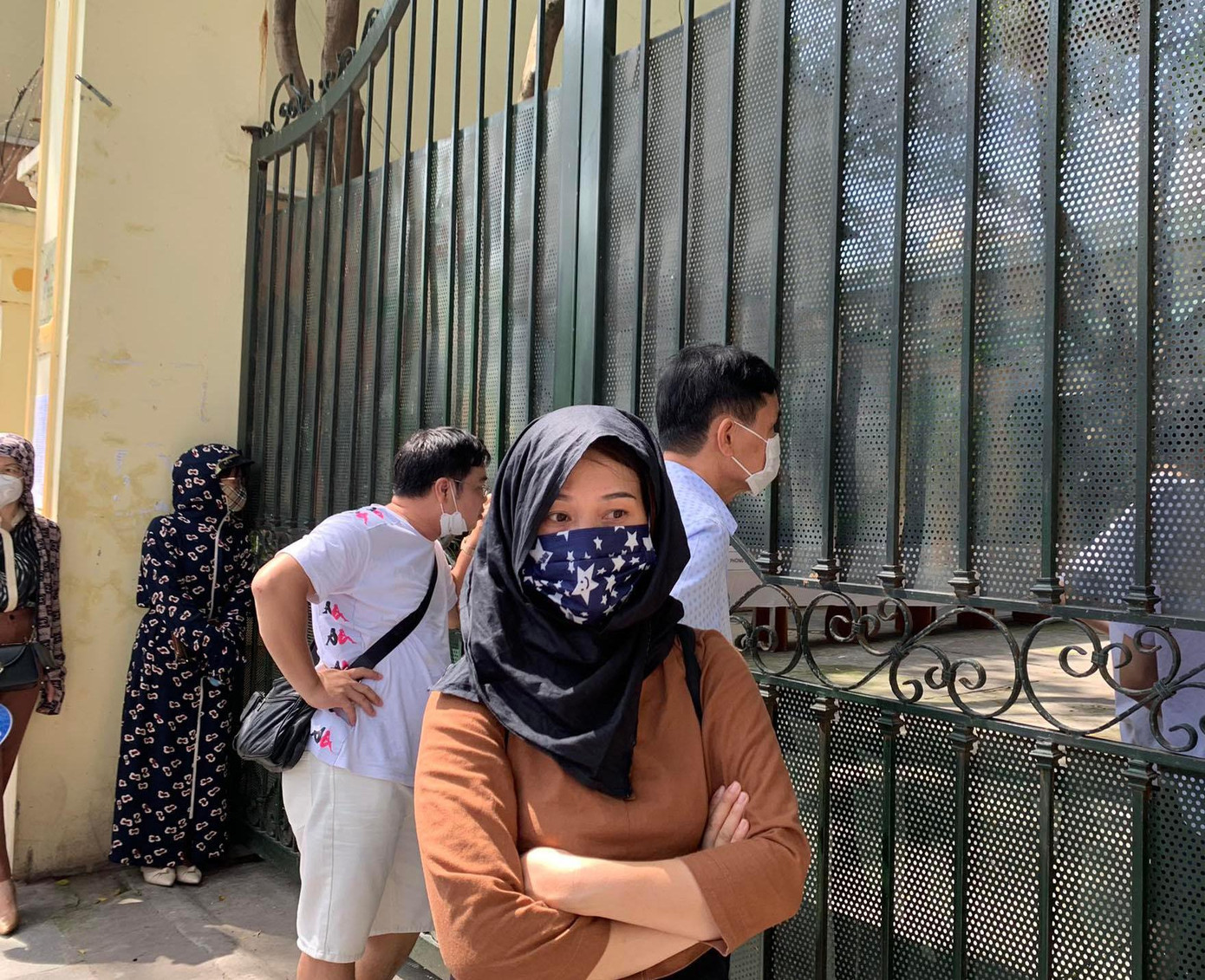 Nhiều phụ huynh ngóng con