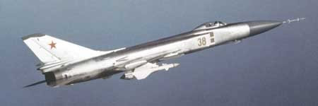 Hệ thống máy bay tiêm kích đánh chặn mang tên lửa đối không Su-15-98 gồm máy bay tiêm kích đánh chặn Su-15T và tổ hợp tên lửa đối không có điều khiển tầm trung R-98MR (Photo of www.airwar.ru)