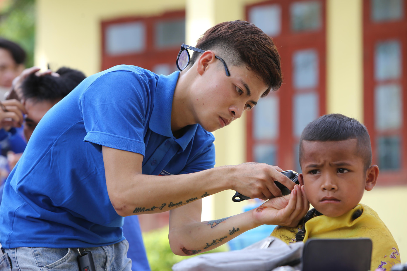 Cắt tóc miễn phí cho các em nhỏ Cắt tóc miễn phí cho các em nhỏ