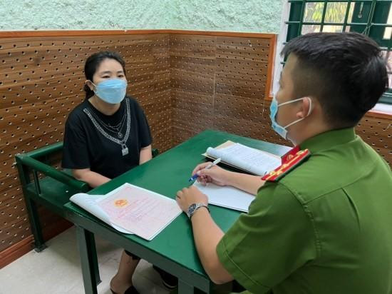 Công an TX. Ba Đồn làm việc với đối tượng Lan