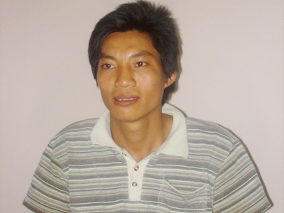  Anh Hùng - bố bé gái năm tuổi phải nhờ tới sự trợ giúp về kinh tế mới lên được Hà Nội làm việc với cơ quan công an