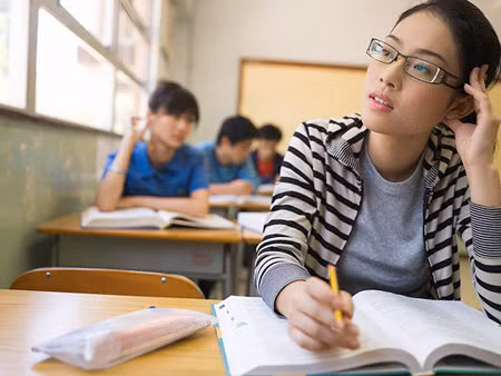 Chán việc học tập nên không ít bạn đã quyết định đi... du học