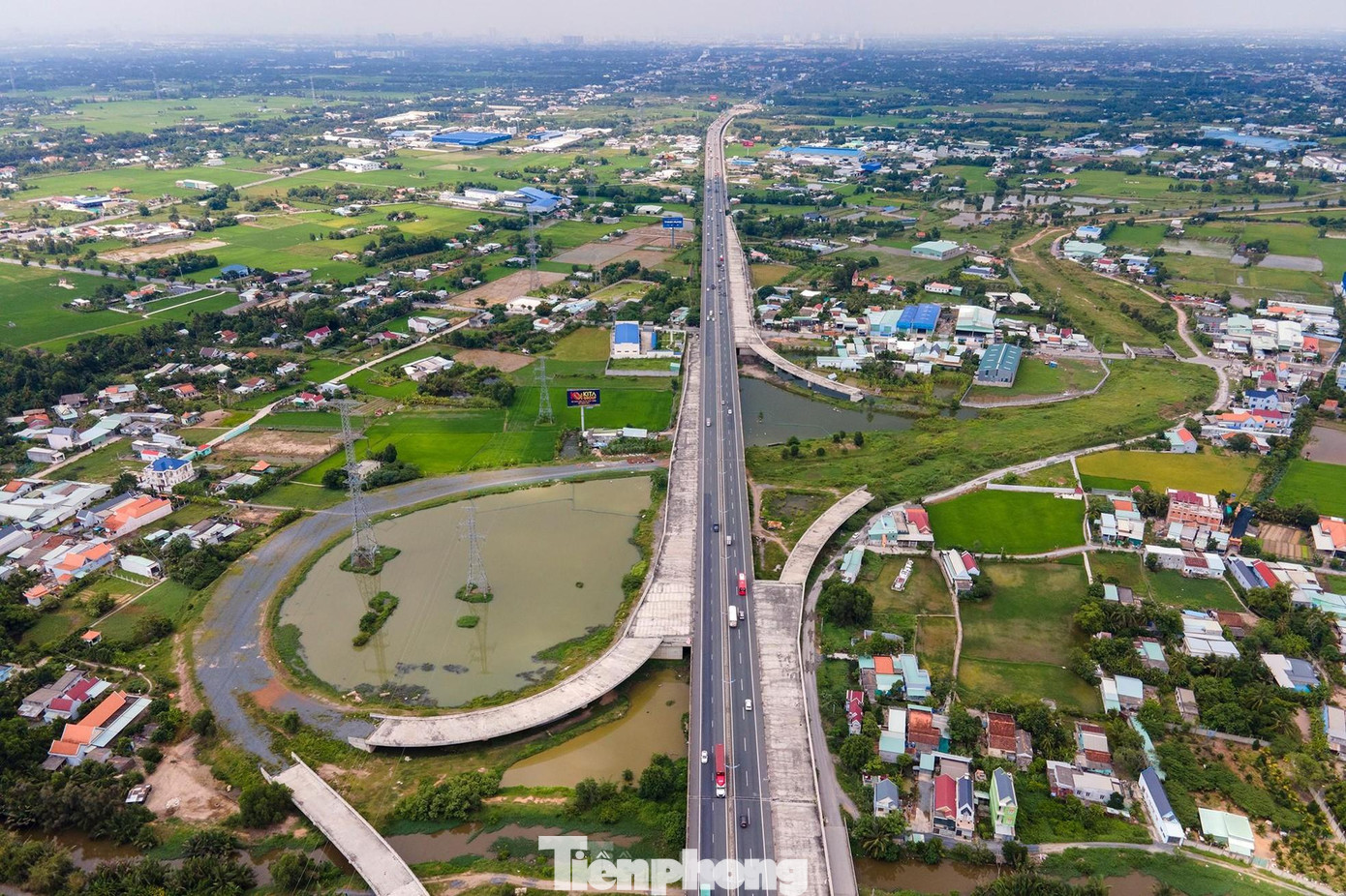Bình Dương lo khó bố trí ngân sách địa phương để làm đường Vành đai 3 TPHCM. Bình Dương lo khó bố trí ngân sách địa phương để làm đường Vành đai 3 TPHCM.