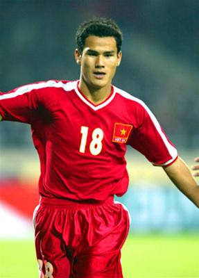 Phan Thanh Bình là tác giả bàn mở tỷ số cho ĐTVN