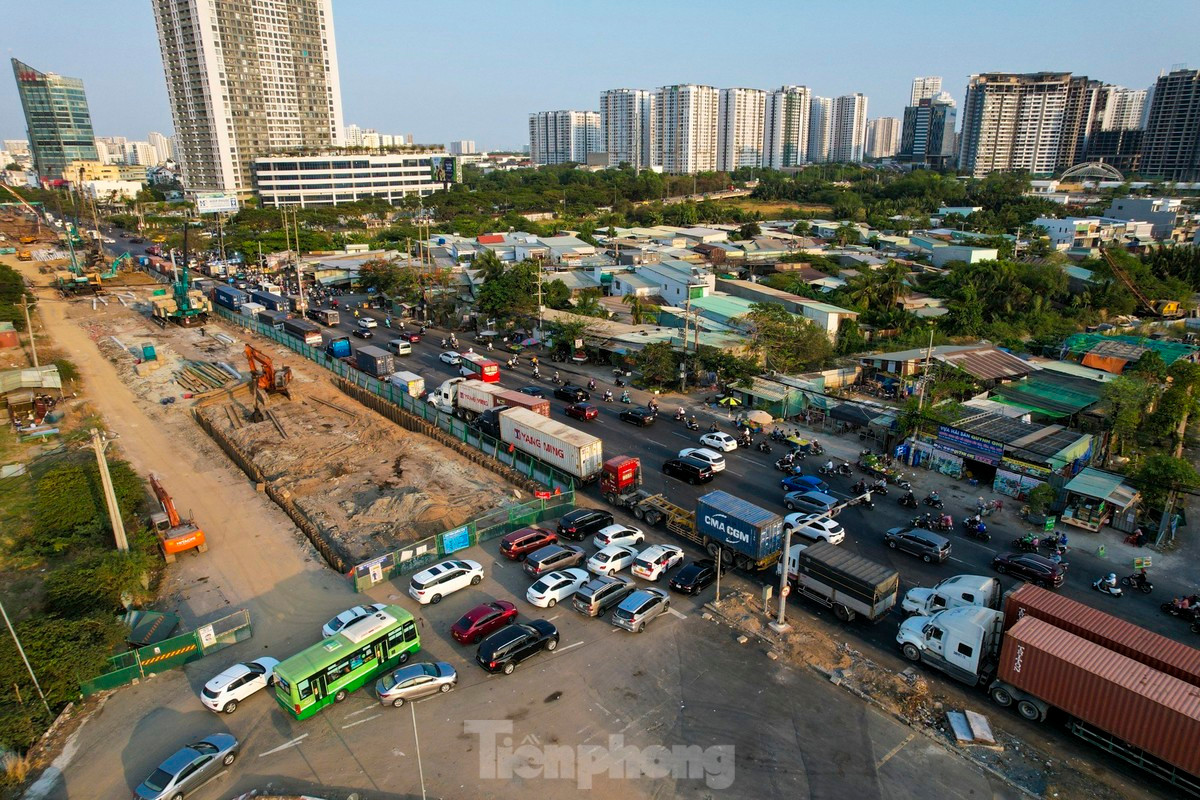 Dự án hầm chui nút giao thông Nguyễn Văn Linh - Nguyễn Hữu Thọ (quận 7). Ảnh: Duy Anh Dự án hầm chui nút giao thông Nguyễn Văn Linh - Nguyễn Hữu Thọ (quận 7). Ảnh: Duy Anh