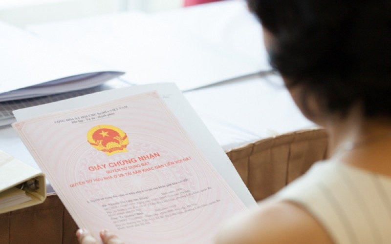 Điều 105 Luật Đất đai quy định về thẩm quyền cấp Giấy chứng nhận quyền sử dụng đất, quyền sở hữu nhà ở và tài sản khác gắn liền với đất. Ảnh minh họa. Điều 105 Luật Đất đai quy định về thẩm quyền cấp Giấy chứng nhận quyền sử dụng đất, quyền sở hữu nhà ở và tài sản khác gắn liền với đất. Ảnh minh họa.