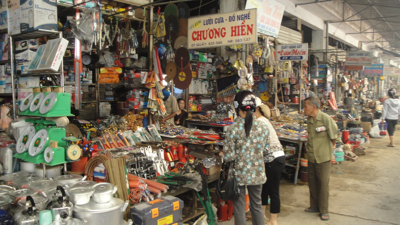 Hoạt động buôn bán diễn ra bình thường nhưng chợ Vinh vẫn luôn tiềm ẩn nguy cơ hoả hoạn