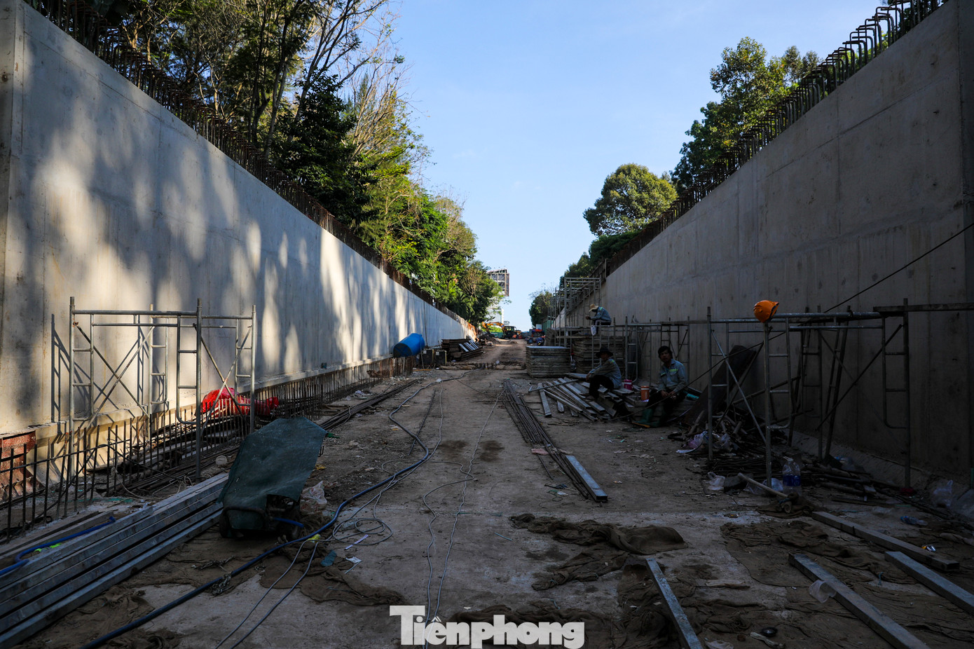 Đại diện Ban quản lý dự án đầu tư xây dựng các công trình giao thông TP.HCM cho biết, hạng mục hầm chui trên tuyến nối đường Trần Quốc Hoàn - Cộng Hòa đã chính thức thi công được 7 tháng, đạt 50% tổng khối lượng.