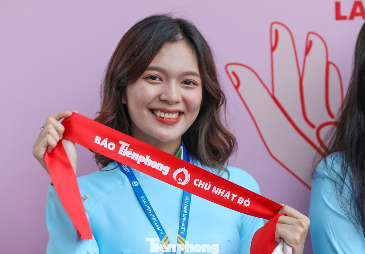 Rất đông các bạn sinh viên trường Đại học Văn Hiến cùng hưởng ứng Ngày hội hiến máu Chủ nhật Đỏ.