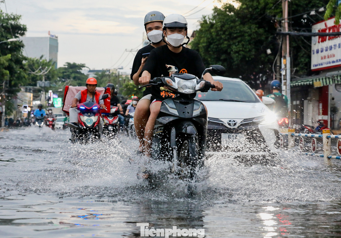 Từ ngày 12 đến 13/9, khu vực Nam Bộ có mưa rào và dông, cục bộ có nơi mưa to đến rất to. (Ảnh minh họa: Duy Anh) Từ ngày 12 đến 13/9, khu vực Nam Bộ có mưa rào và dông, cục bộ có nơi mưa to đến rất to. (Ảnh minh họa: Duy Anh)