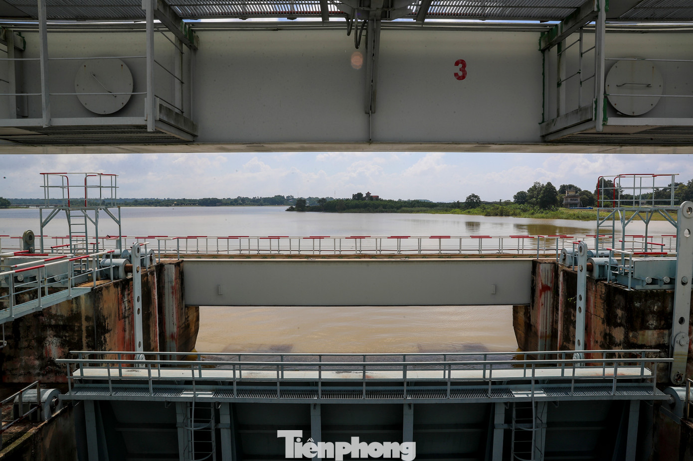 Ngoài sản xuất cung cấp điện cho lưới quốc gia, công trình còn đảm bảo nước sinh hoạt, nông nghiệp, điều tiết lũ cho vùng hạ du hệ thống sông Đồng Nai.