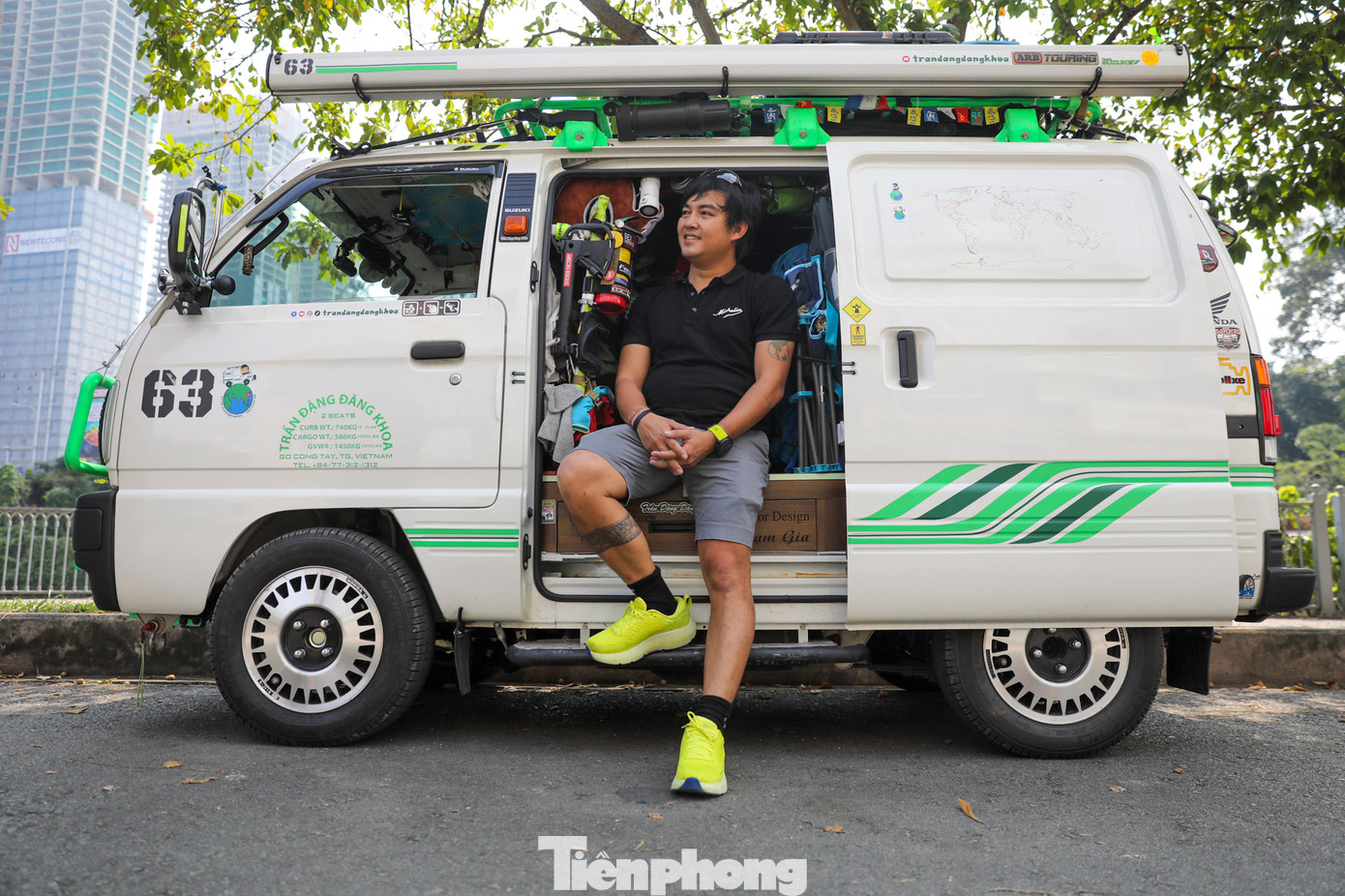 Trần Đặng Đăng Khoa sắp thực hiện tiếp hành trình vòng quanh thế giới trên chiếc ô tô tải. Trần Đặng Đăng Khoa sắp thực hiện tiếp hành trình vòng quanh thế giới trên chiếc ô tô tải.