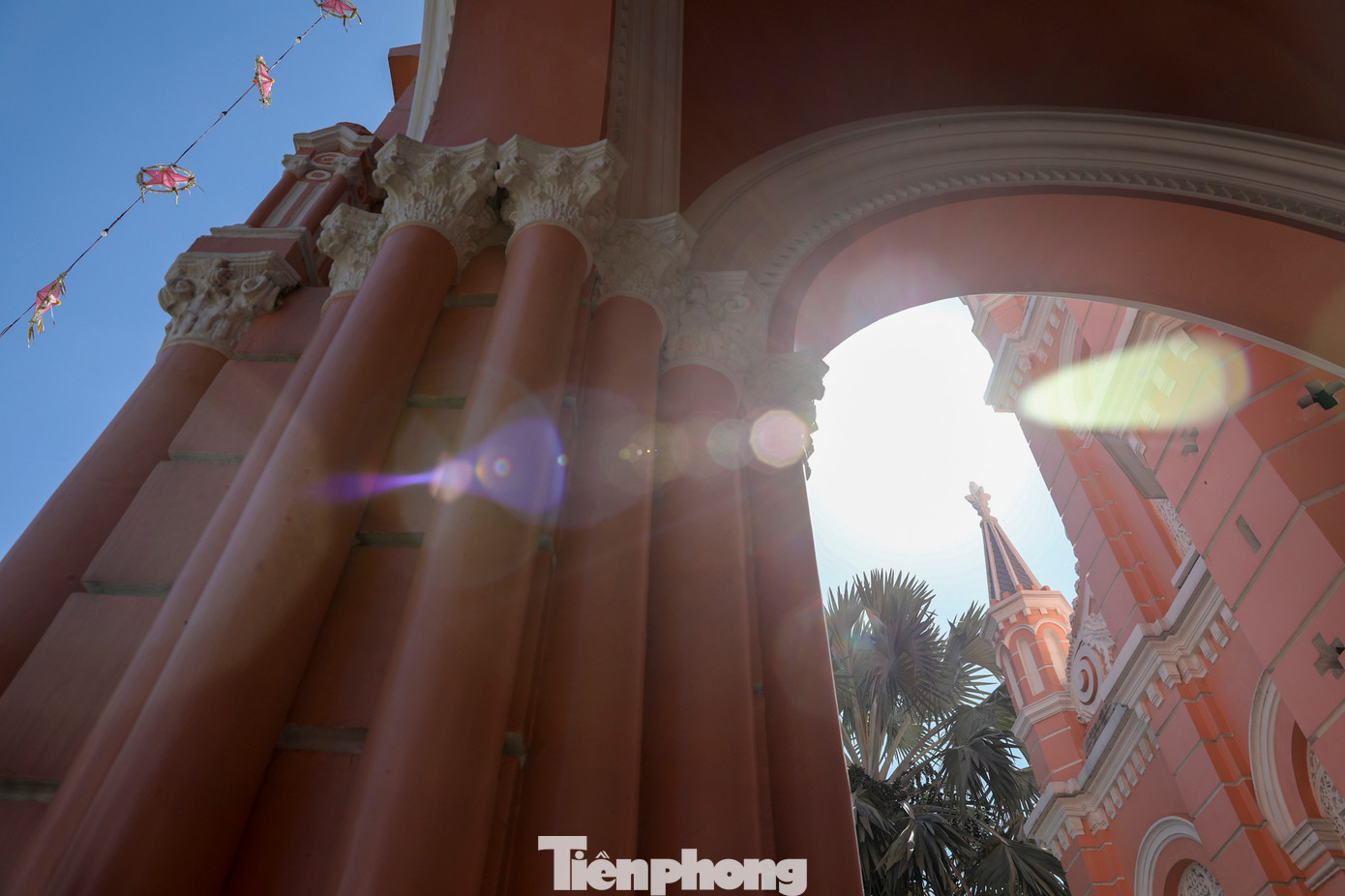 Trải qua nhiều lần tu sửa, thế nhưng nhà thờ Tân Định vẫn giữ được nét kiến trúc ban đầu.