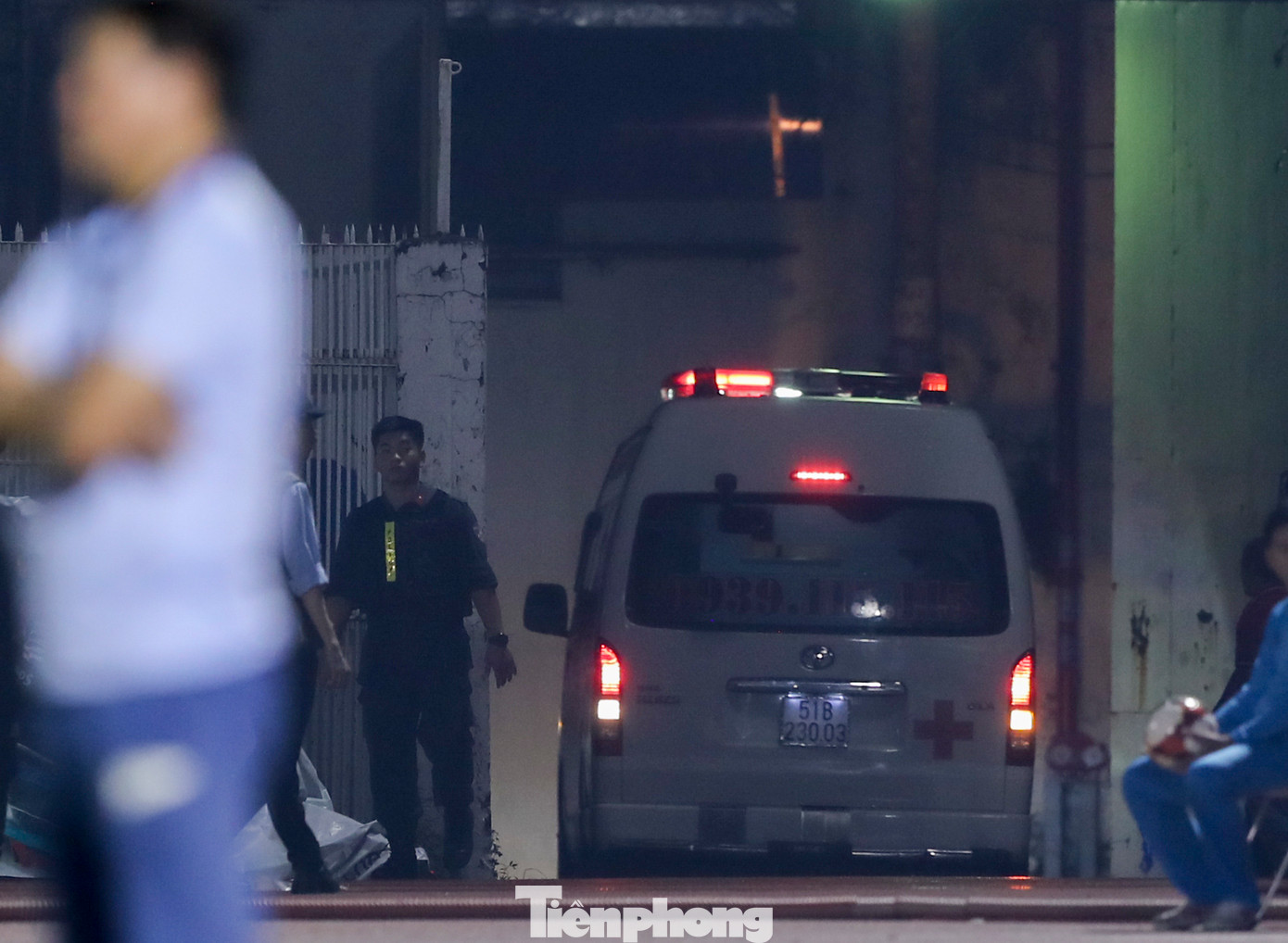 Ngay sau đó, Da Silva đã được xe cứu thương chở thẳng đến bệnh viện.