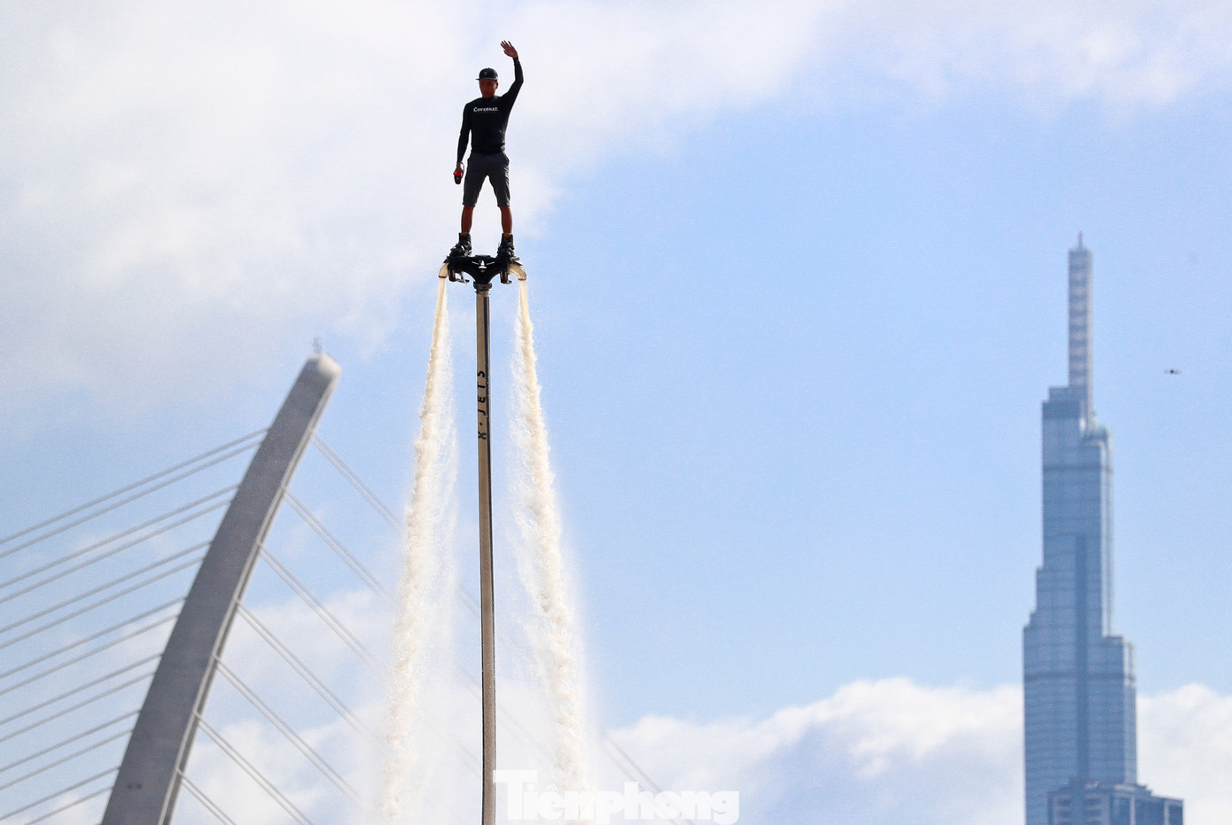 Phía BTC chia sẻ việc có nhiều hoạt động biểu diễn thể thao dưới nước kết hợp cùng Giải Vô địch Đua thuyền truyền thống TPHCM mở rộng sẽ tạo nên sức hút cho người hâm mộ.