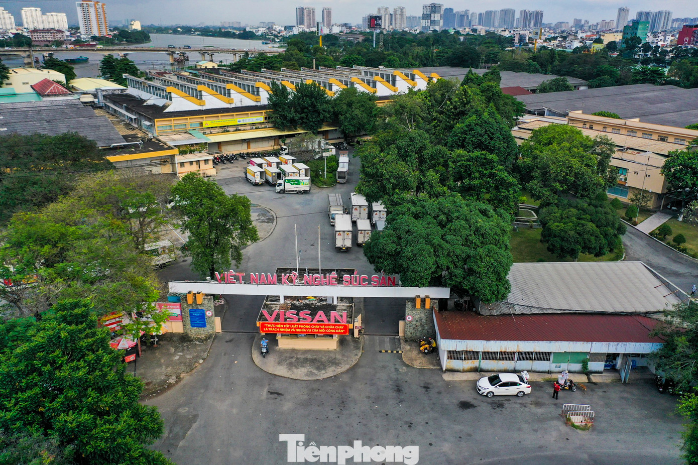 Khu đất số 420 Nơ Trang Long (quận Bình Thạnh, TPHCM) được xem như một "tiểu đảo" nằm tách biệt, bao quanh bởi sông Sài Gòn và kênh rạch.