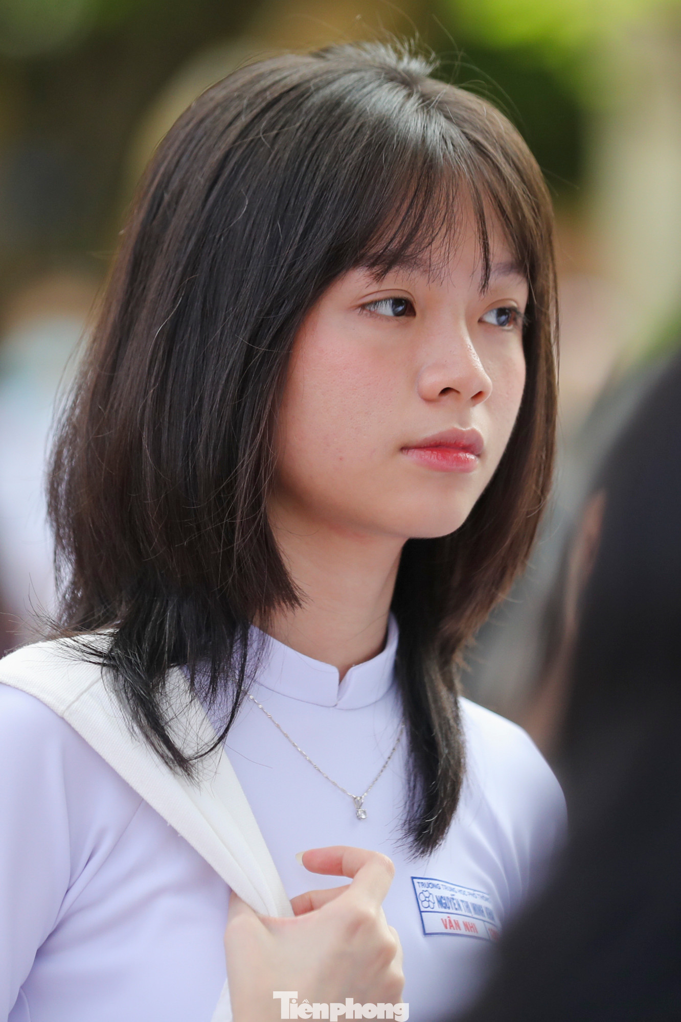 Nét đẹp trong sáng của các nữ sinh trường THPT Nguyễn Thị Minh Khai trong ngày trở lại trường.