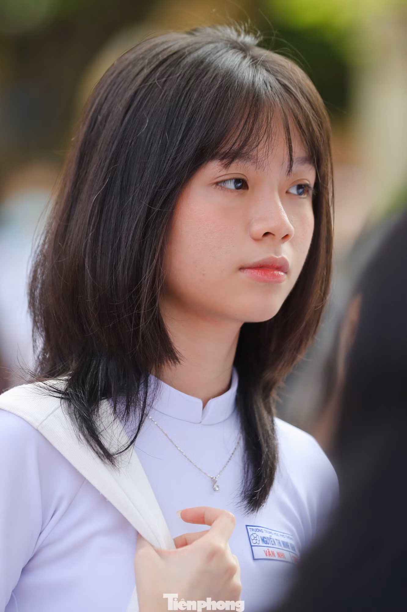 Nét đẹp trong sáng của các nữ sinh trường THPT Nguyễn Thị Minh Khai trong ngày trở lại trường.