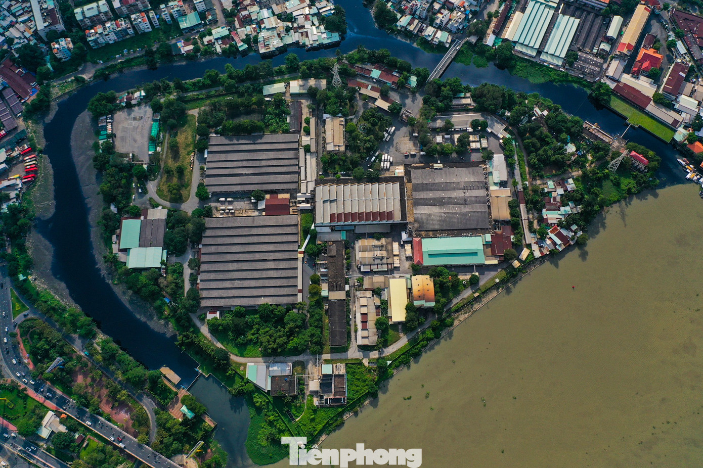 Nhìn từ trên cao, khu đất công ty Vissan sử dụng (do Tổng công ty Thương mại Sài Gòn - TNHH MTV quản lý) là một "tiểu đảo" tách biệt với các khu vực khác ở quận Bình Thạnh.