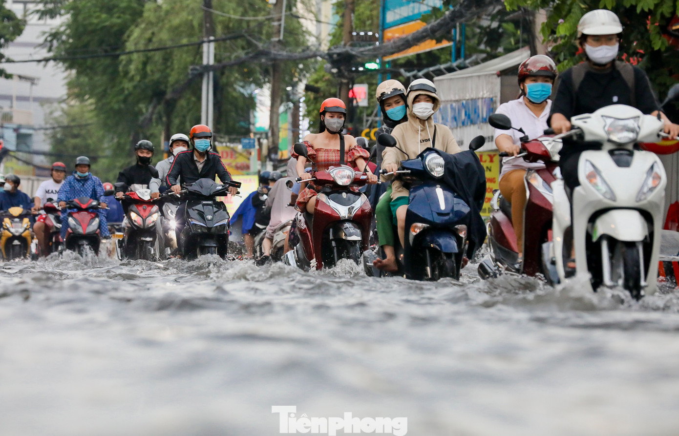 Đài Khí tượng Thủy văn khu vực Nam Bộ dự báo đợt mưa diện rộng trên khu vực Nam Bộ có khả năng kéo dài đến hết ngày 21/8. Ảnh: DUY ANH Đài Khí tượng Thủy văn khu vực Nam Bộ dự báo đợt mưa diện rộng trên khu vực Nam Bộ có khả năng kéo dài đến hết ngày 21/8. Ảnh: DUY ANH