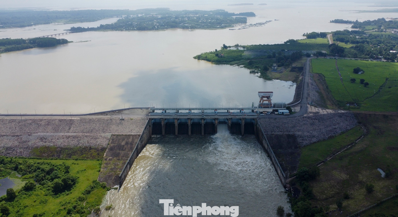 Vào lúc 9h ngày 10/8, Công ty Thủy điện Trị An (tại huyện Vĩnh Cửu, Đồng Nai) đã tiến hành xả lũ lần đầu trong năm 2023 để đảm bảo an toàn hồ chứa theo quy định.