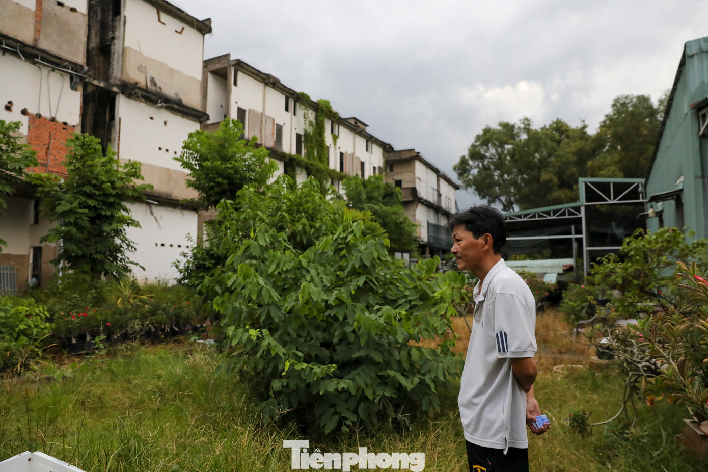 Anh Hùng, người dân sống cạnh dự án chia sẻ: "Thời điểm khối nhà xây dựng gây ô nhiễm khá nhiều, tôi cũng có ý kiến nhưng cuối cùng không nhận được phản hồi nào".