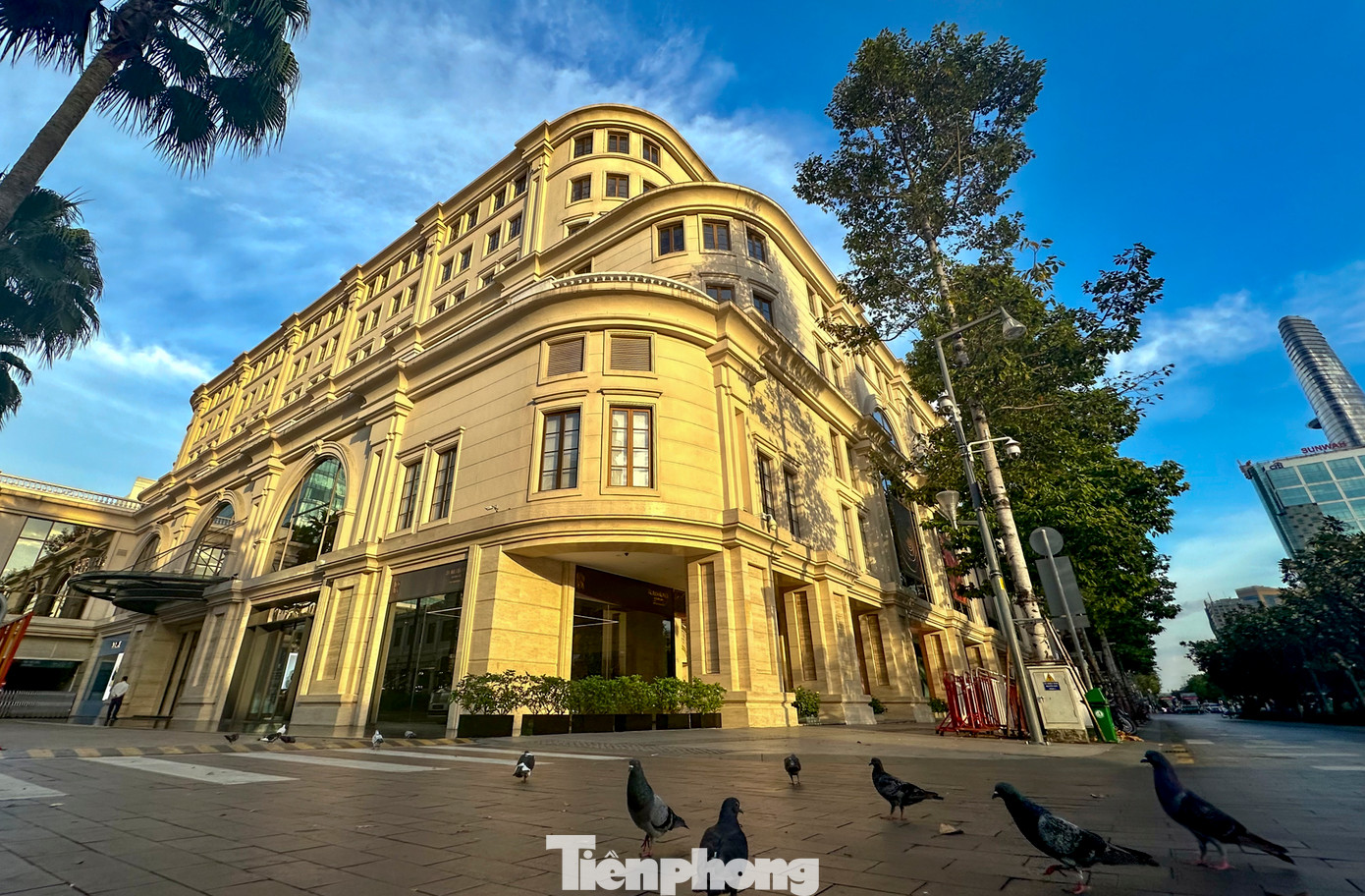 Union Square luôn được giới thiệu là thiên đường mua sắm hàng hiệu, ẩm thực, giải trí hàng đầu nhưng đìu hiu suốt 8 năm qua.