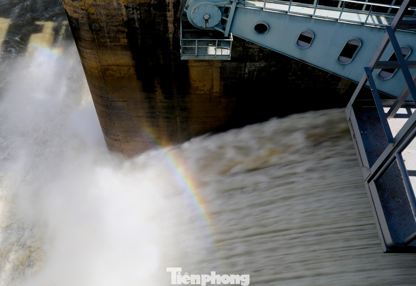 Đây là lần đầu tiên trong năm 2023 Công ty Thủy điện Trị An tiến hành xả lũ qua tràn điều tiết hồ chứa.