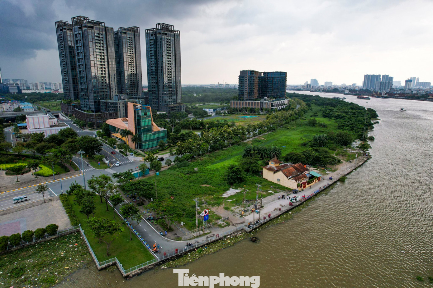 Theo đề xuất, khu vực này sẽ được cải tạo, dọn dẹp sạch sẽ, tạo không gian thông thoáng với chiều rộng khoảng 50 m tính từ phía bờ sông vào bên trong.