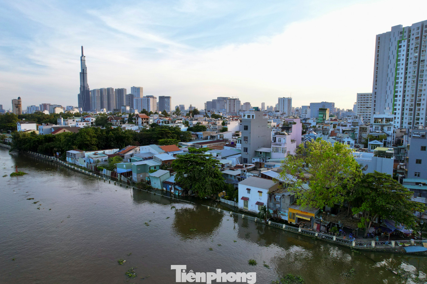 UBND TPHCM vừa có văn bản gửi UBND quận Bình Thạnh, Sở GTVT TPHCM, Sở Kế hoạch và Đầu tư, Cơ quan thường trực phòng chống thiên tai... về phương án khắc phục sạt lở kè kênh Thanh Đa, đoạn 1.1, phường 25, quận Bình Thạnh. UBND TPHCM vừa có văn bản gửi UBND quận Bình Thạnh, Sở GTVT TPHCM, Sở Kế hoạch và Đầu tư, Cơ quan thường trực phòng chống thiên tai... về phương án khắc phục sạt lở kè kênh Thanh Đa, đoạn 1.1, phường 25, quận Bình Thạnh.
