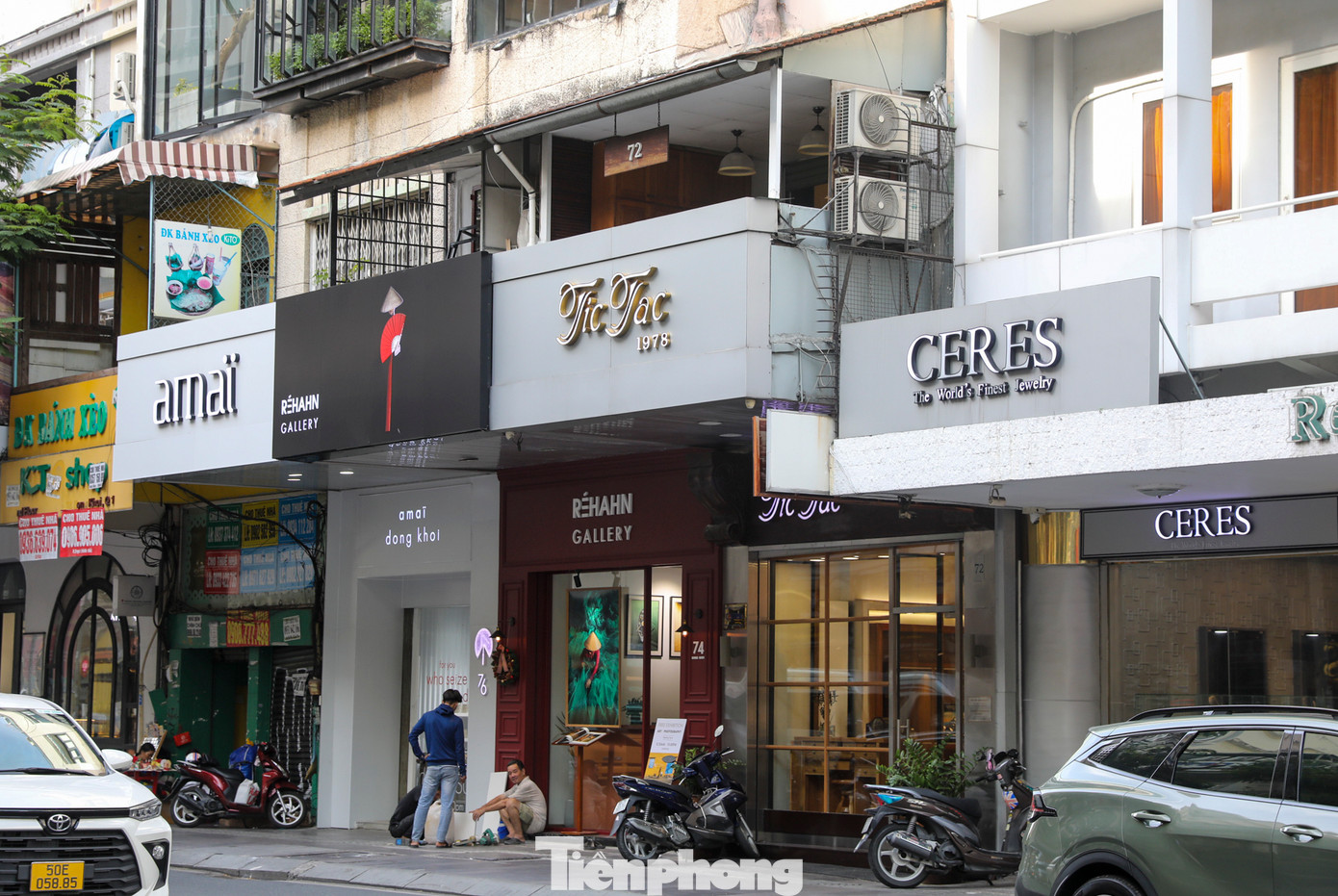 Giá thuê mặt bằng bán lẻ tại tuyến phố đắc địa nhất TPHCM vẫn ở ngưỡng cao thời gian qua, dù một số chủ nhà đã chấp nhận giảm giá để hỗ trợ người thuê trong thời điểm kinh tế khó khăn hậu Covid-19.