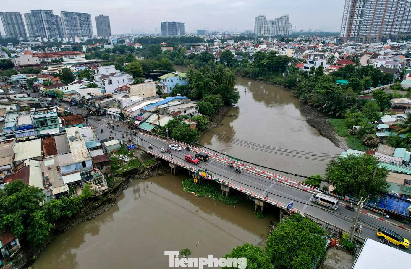 Đường Nguyễn Thị Định là một trong những tuyến đường huyết mạch của TP. Thủ Đức nối dài từ đại lộ Mai Chí Thọ đến cảng Cát Lái dài gần 6km đi qua đường Võ Chí Công và giao với Nguyễn Duy Trinh.